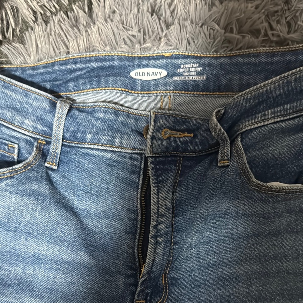 Old Navy Blue Skinny Jeans with Classic Denim Style